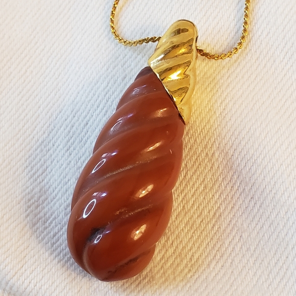 Vintage Crown Trifari Long Necklace Spiral Shell Shape brown pendant - Picture 4 of 8